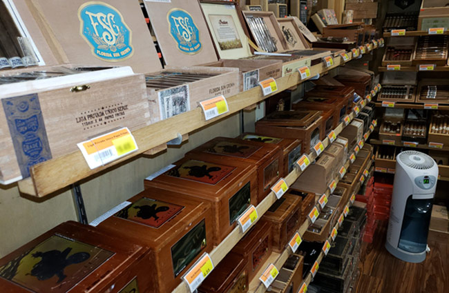 Inside the Smokin Joes humidor